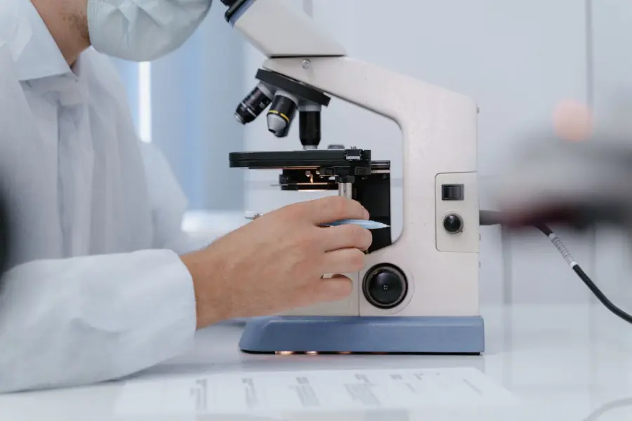 Lombardia, bando da 32 milioni per la ricerca biomedica Irccs