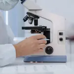 Lombardia, bando da 32 milioni per la ricerca biomedica Irccs