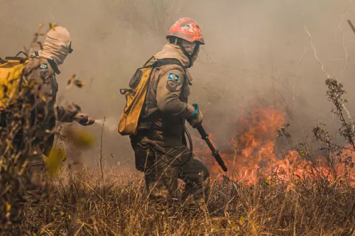Incendio al Moregallo, chiusa la galleria Parè sulla Sp 583