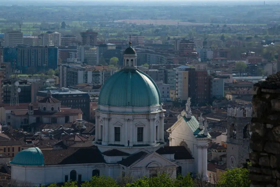 Brescia, ex Caffaro: nuova piazza e 41 posti auto