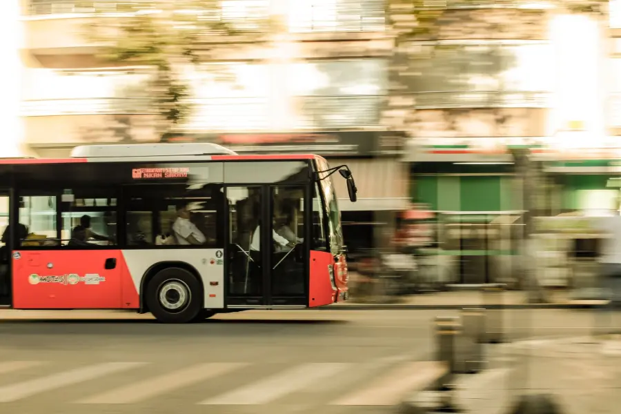 Milano, un passeggero su tre molestato sui mezzi pubblici