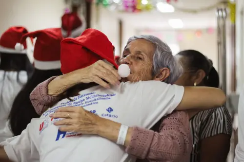 Lombardia, via libera al geriatra di comunità