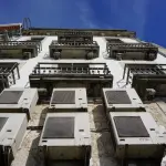 Milano, negozi con porte aperte: Codacons chiede controlli