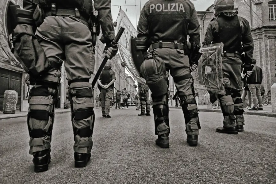 Milano, blitz sui trasporti: 10 arresti e 8.435 controllati